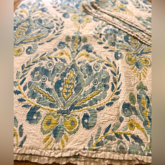 Quilted Bed Cover Spread - Picture 13 of 13